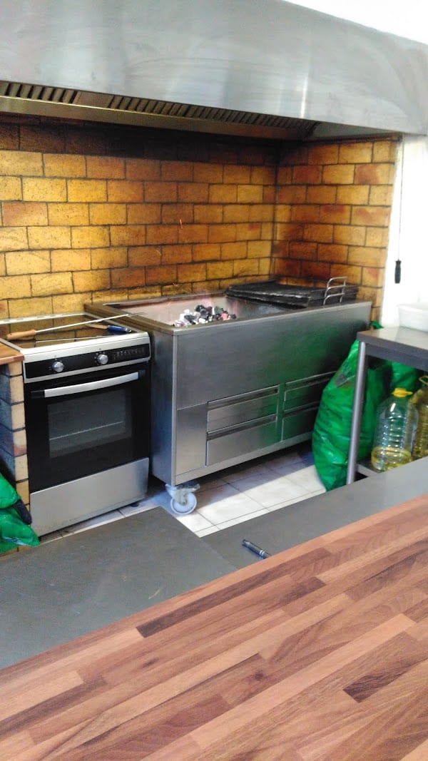 Restaurant Ô Poulet Grillé à Lunel, France