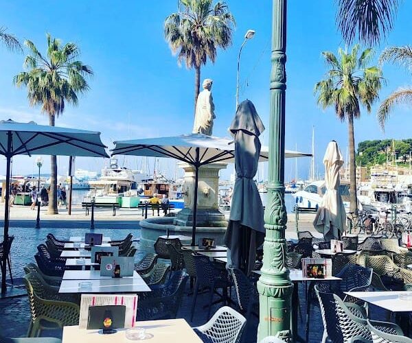 Restaurant ô17 café à Sanary-sur-Mer, France