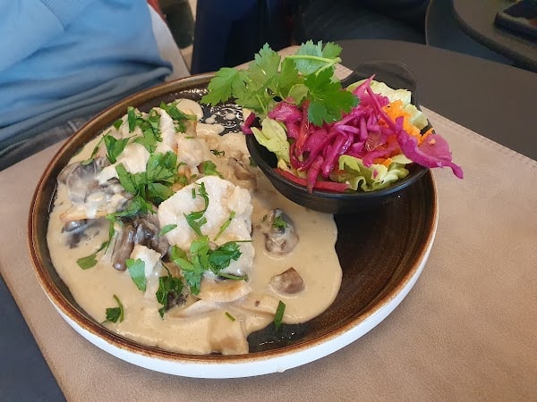 Restaurant OM resto (ouvert midi en semaine & soirs de concert dès 17h à Seraing, Belgique