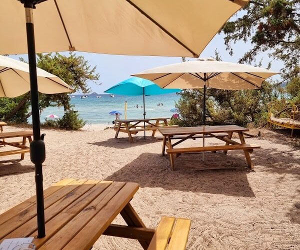 Restaurant Paillote Micanome n’esxiste plus changement de propriétaires à Zonza, France