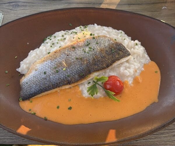 People Restaurant – Music – Bar – Saint-Laurent-du-Var à Saint-Laurent-du-Var, France