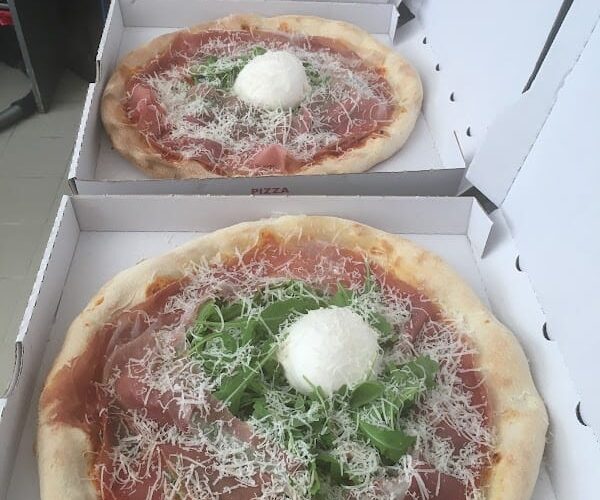 Restaurant Pizza LUCANIA à Le Creusot, France