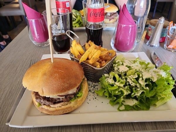 Restaurant pizzeria le grill à Lunel, France