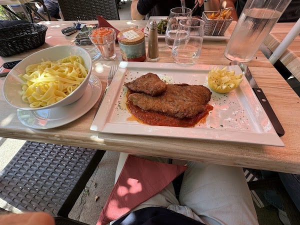 Restaurant pizzeria le grill à Lunel, France