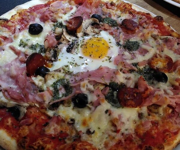 Restaurant Pizzeria Les Halles à Sedan, France