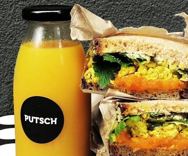 Restaurant PUTSCH.café à Montreuil, France