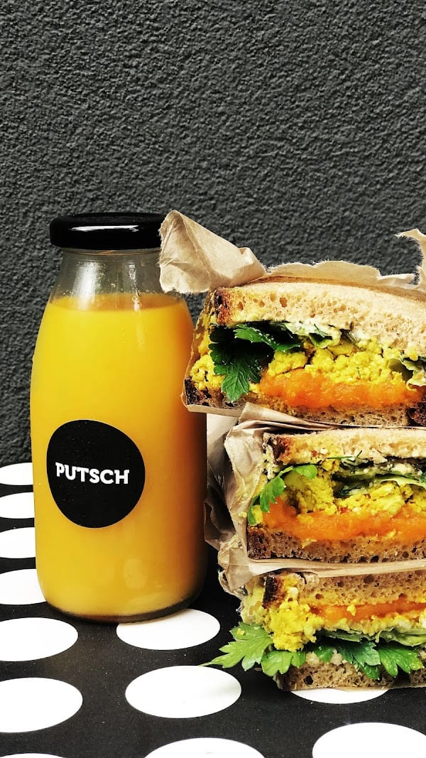 Restaurant PUTSCH.café à Montreuil, France