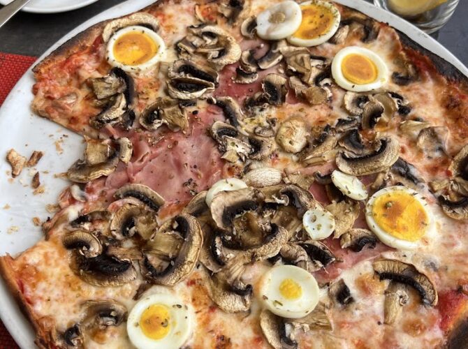 Restaurant La Mi-Côte à Crans-Montana, Suisse