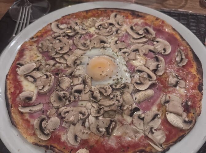 Restaurant La Mi-Côte à Crans-Montana, Suisse