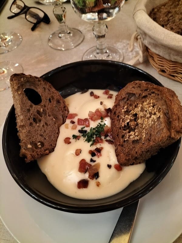 Restaurant le bon accueil chez nono à Beaune, France