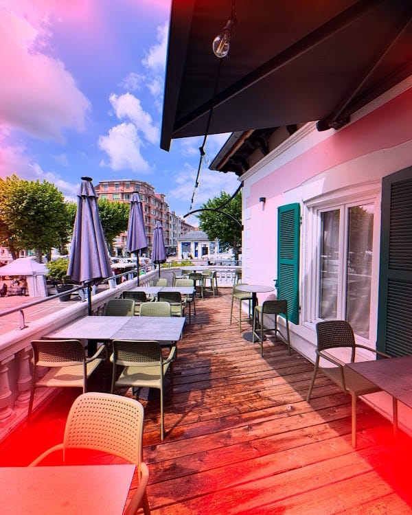 Restaurant Le Repaire/Rooftop à Voiron, France