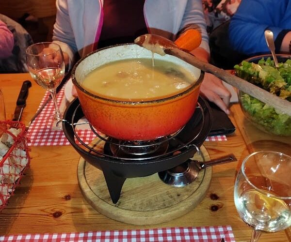 Restaurant L’Oule Rouge à Saint-Jean-d'Arves, France
