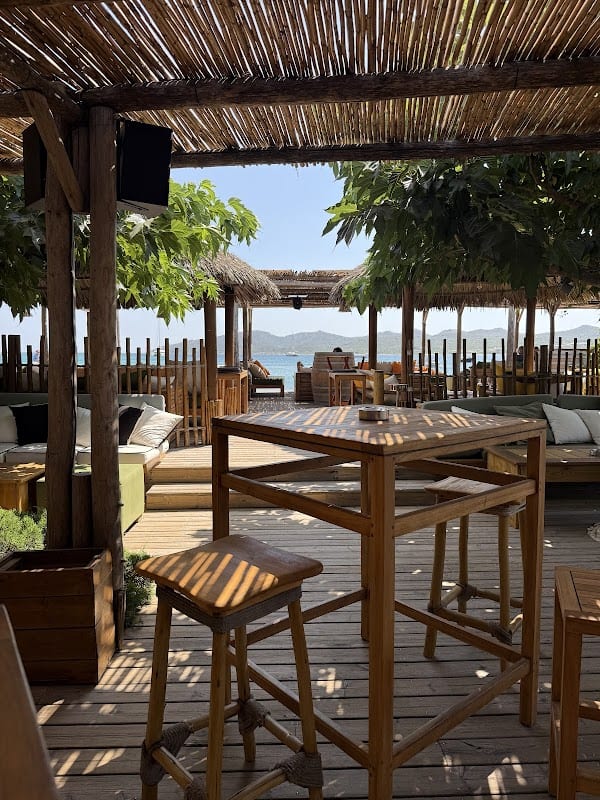 Restaurant Maora Beach à Bonifacio, France