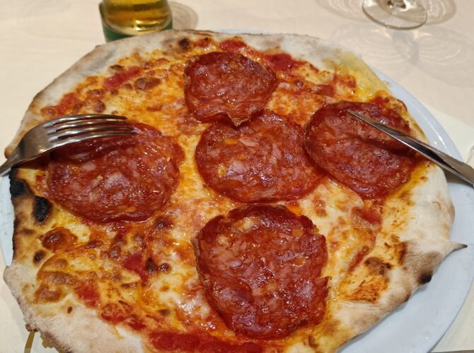 Restaurant-Pizzeria Bacchus SA à Luxembourg (Ville), Luxembourg