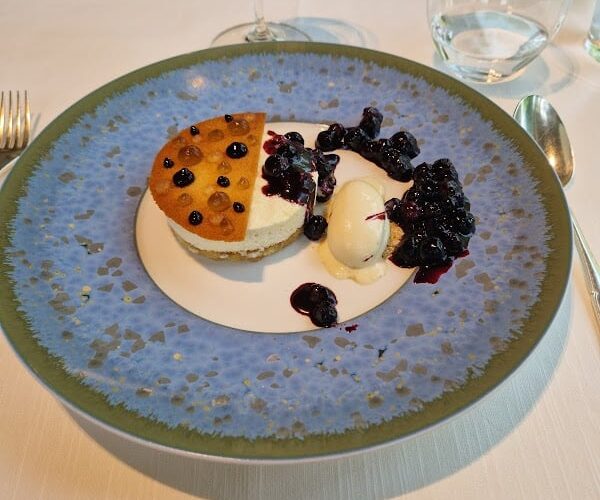 Restaurant Ribaudière (La) à Bourg-Charente, France