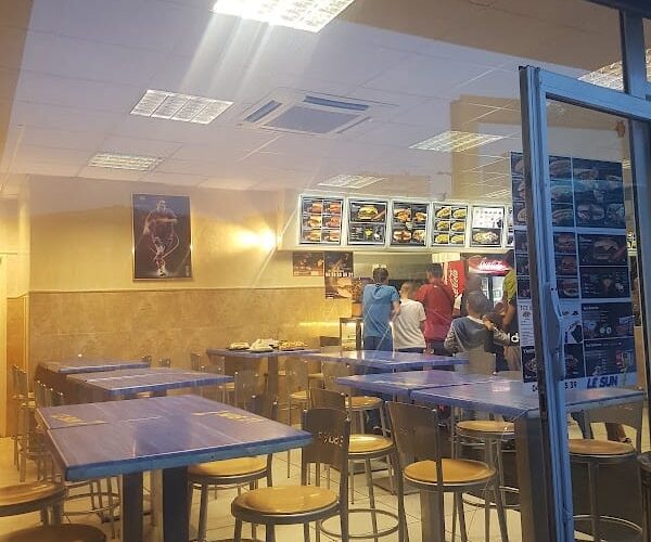 Restaurant Snack Le Sun 7 à Saint-Priest, France