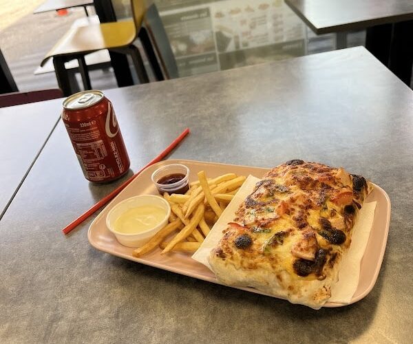 Restaurant Snack Le Sun 7 à Saint-Priest, France