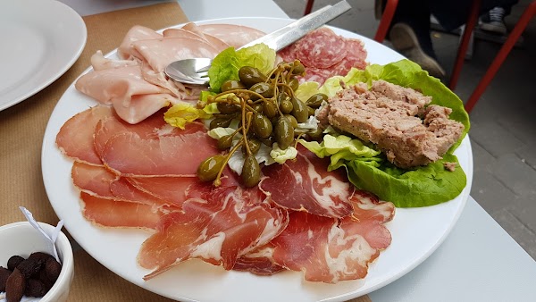 Restaurant Sotto il Ponte à Charleroi, Belgique