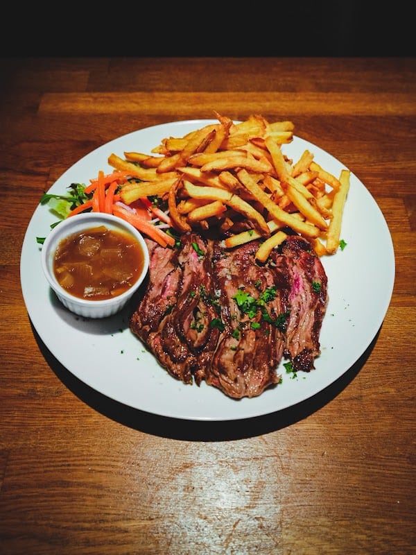 Table N9uf – Restaurant Vieux-Lille à Lille, France