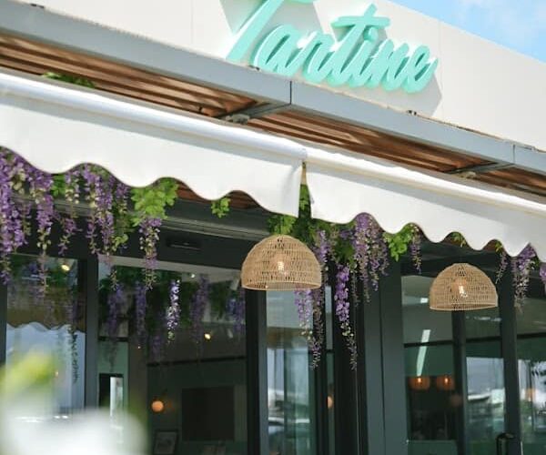 Restaurant Tartine à Saint-Laurent-du-Var, France