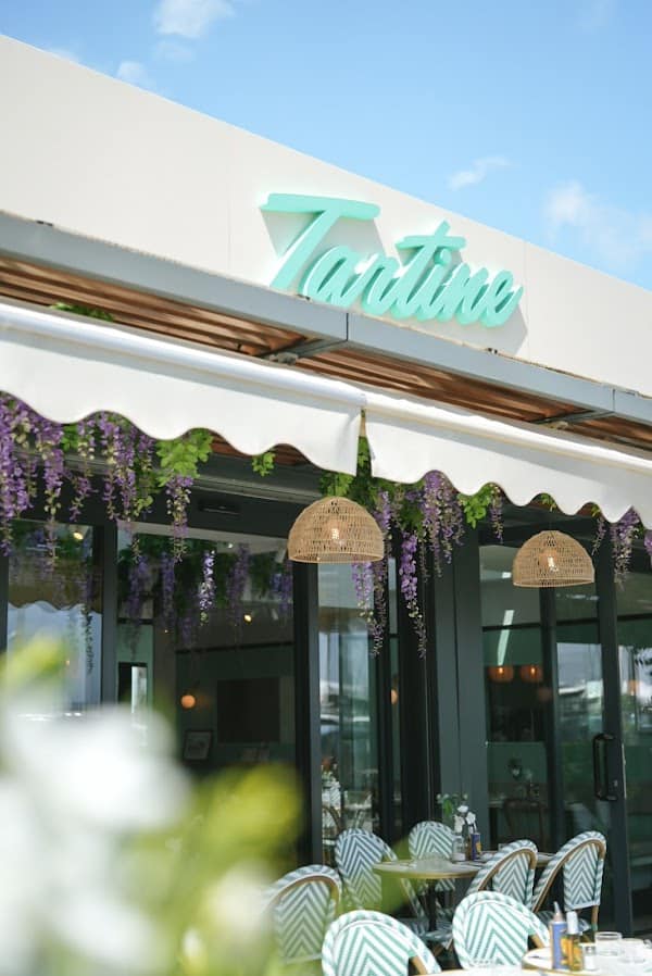 Restaurant Tartine à Saint-Laurent-du-Var, France