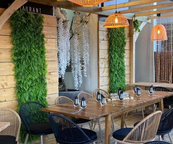 The 7th Heaven Restaurant & Lounge Bar à Fréjus, France