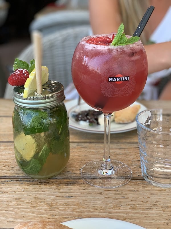 Tortola restaurant à Saint-Laurent-du-Var, France