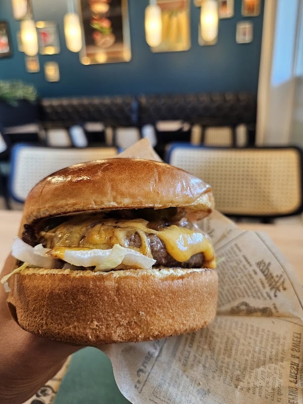 Restaurant Twinz Burgers à Junglinster, Luxembourg