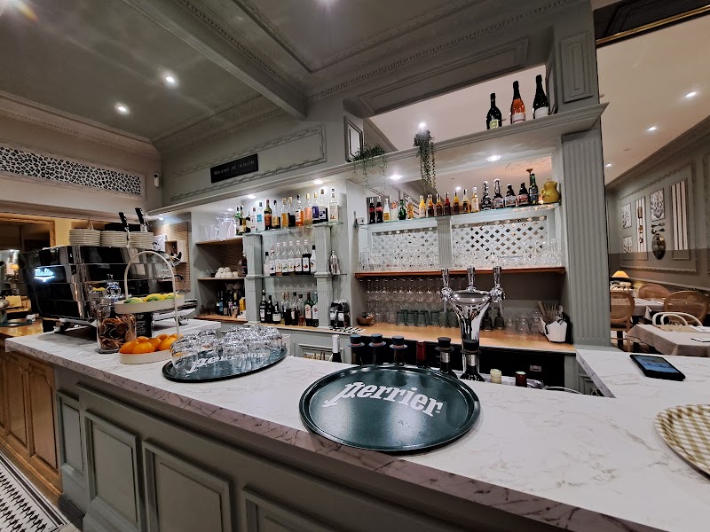 Restaurant Un Air de Famille à Cambrai, France