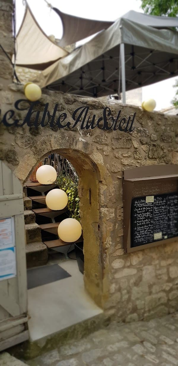 Restaurant Une Table Au Soleil à Les Baux-de-Provence, France