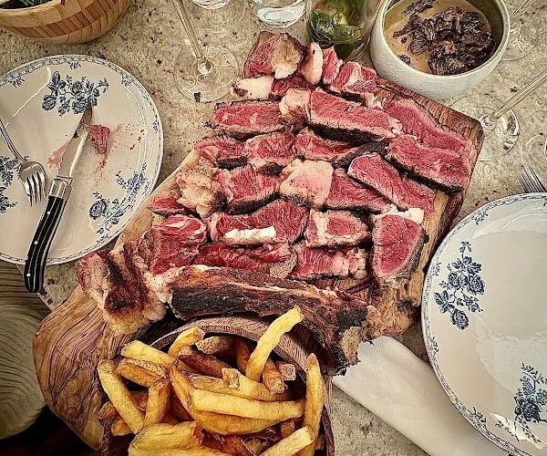 Restaurant vyrus à Saint-Laurent-du-Var, France