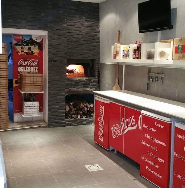 Restaurant 1001 pizzas à Trets, France