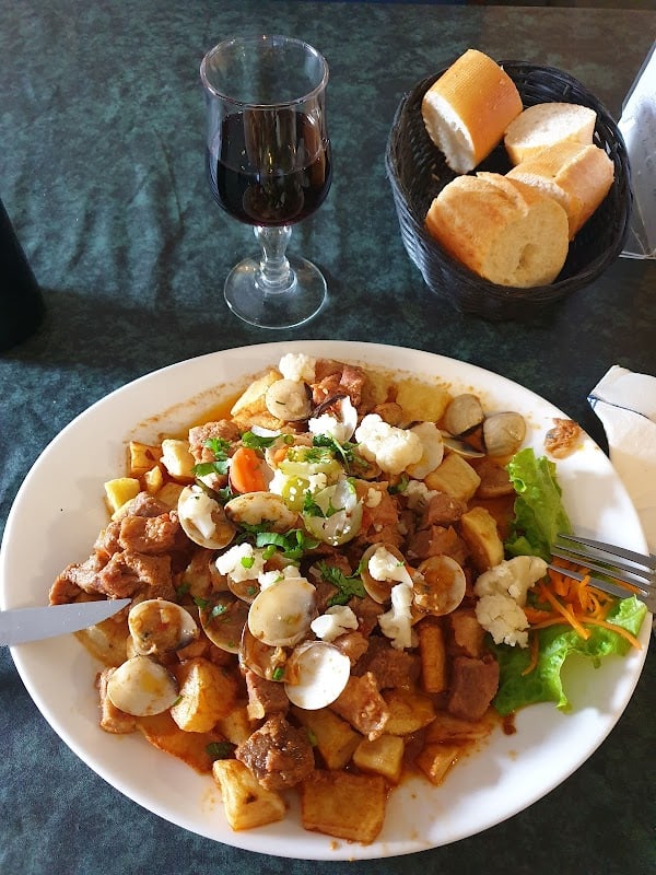 Restaurant 5 Quinas à Saint-Denis, France