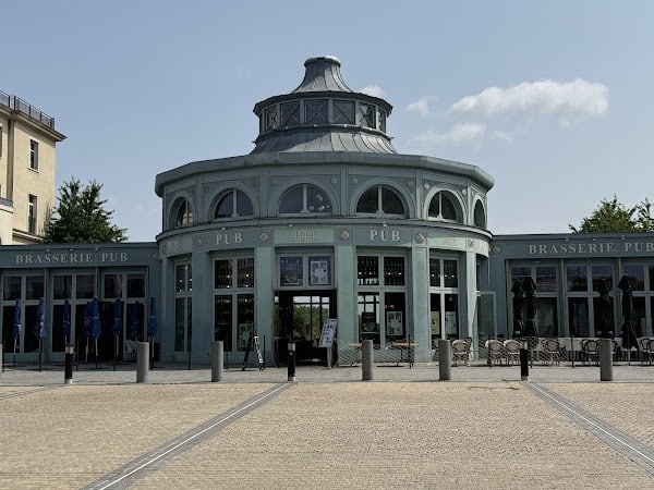 Agape Restaurant à Serris, France