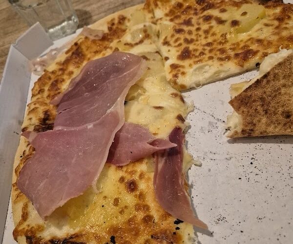 Restaurant AMIGOS PIZZA à Aigues-Mortes, France