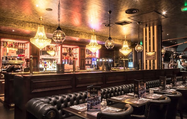 Restaurant Au Bureau – Pub et Brasserie à Chambourcy, France