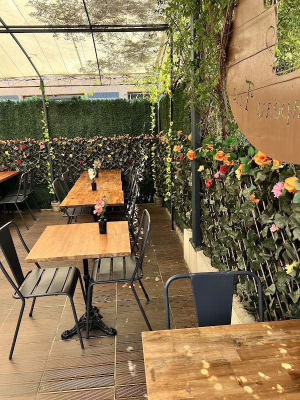 Restaurant Au Chapeau Thé à Lavérune, France