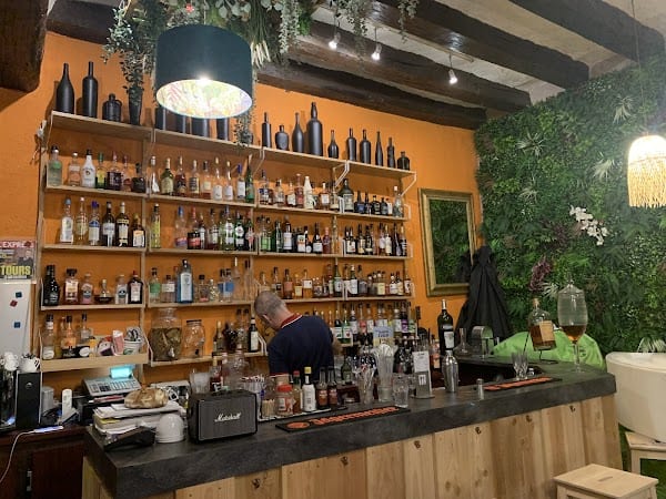 Restaurant Au jardin Comme à La Maison à Tours, France