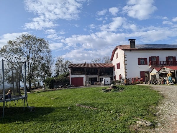 Au restaurant de la ferme mignaburia à Arbérats-Sillègue, France