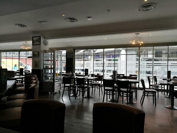 Restaurant Au Roi du Marché à Saint-Denis, France