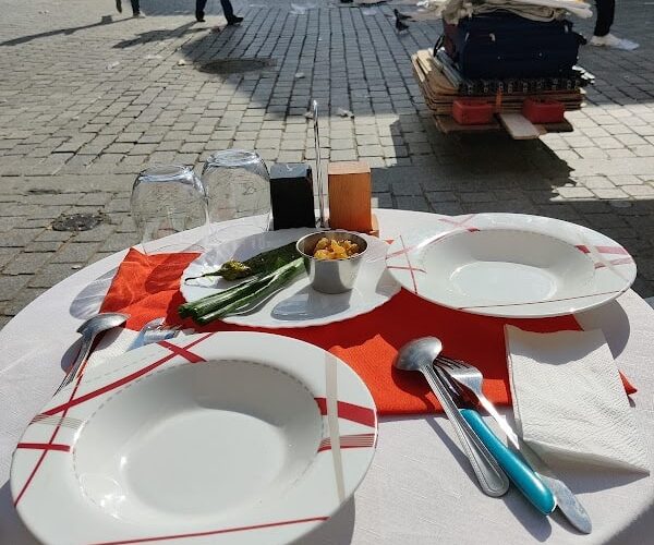 Restaurant Au Roi du Marché à Saint-Denis, France