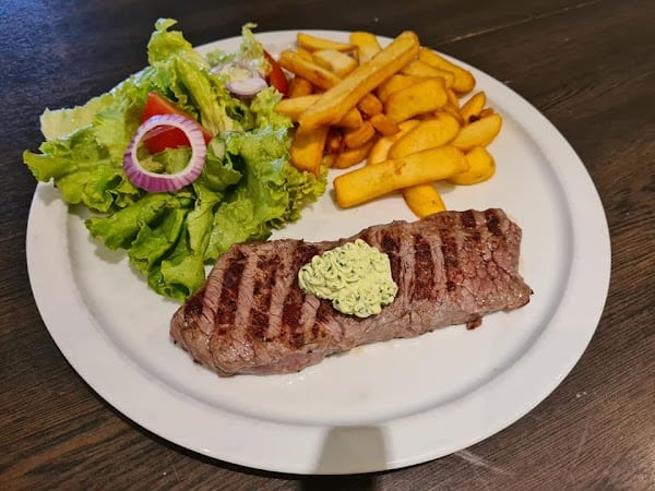 Restaurant Au Sang & OR 66420 LE BARCARES à Le Barcarès, France