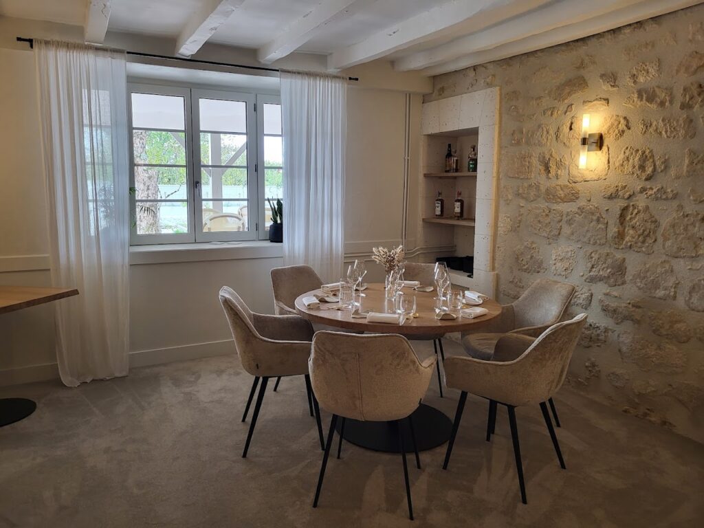 Restaurant AUMI à Puymoyen, France