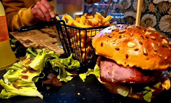 Restaurant Aux 3 Balais à Charleville-Mézières, France