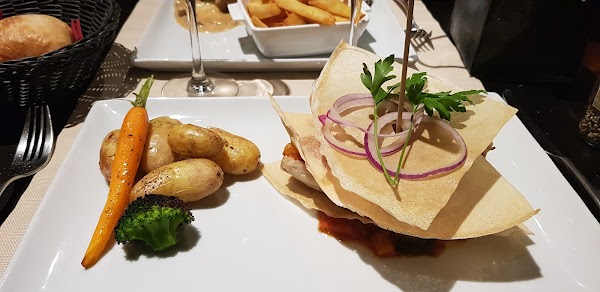 Bar a Vin – Restaurant Le 222 à Bastogne, Belgique