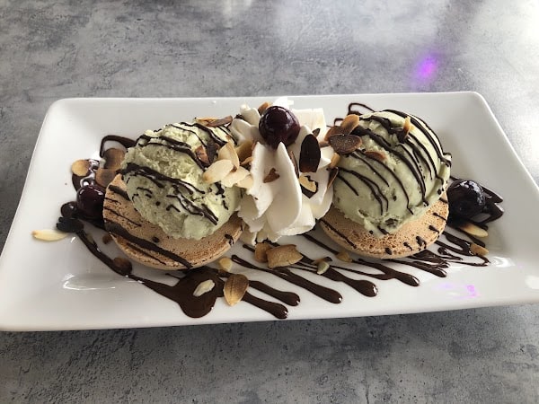 Restaurant Bar Glacier Le Neptune à Gérardmer, France