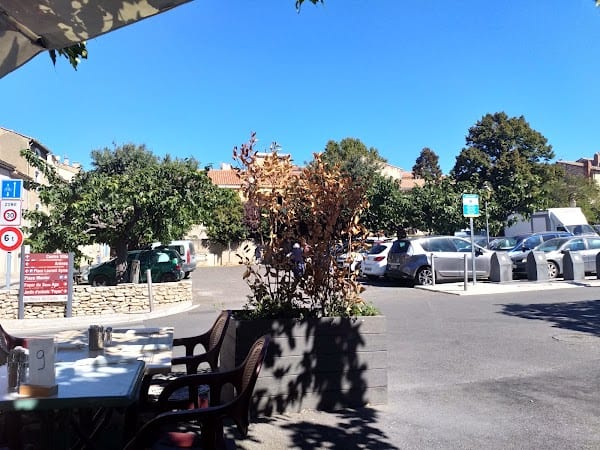 Restaurant Bar le MISTRAL à Eyguières, France