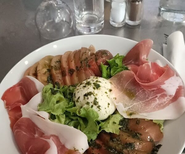 Restaurant Bar le MISTRAL à Eyguières, France