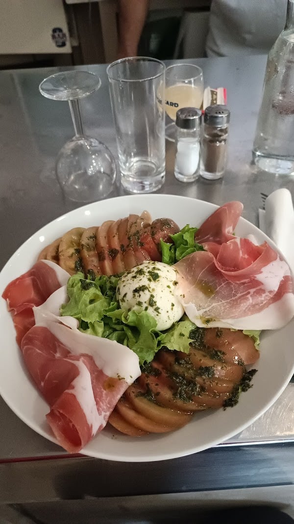 Restaurant Bar le MISTRAL à Eyguières, France