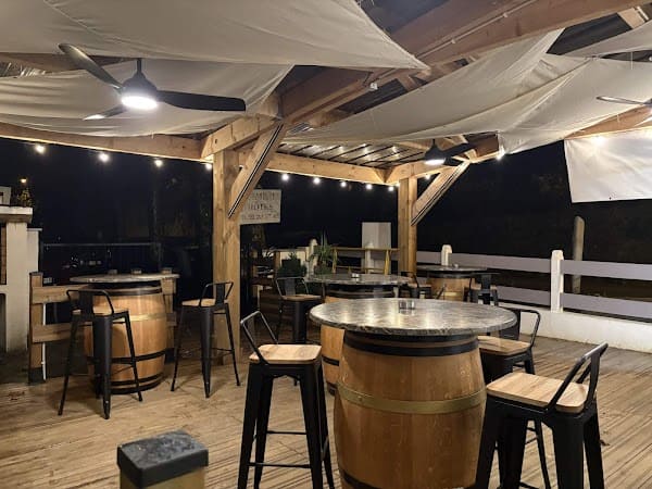 Bar-Restaurant & Chambres d’hôtes La Cheminée à Tardets-Sorholus, France